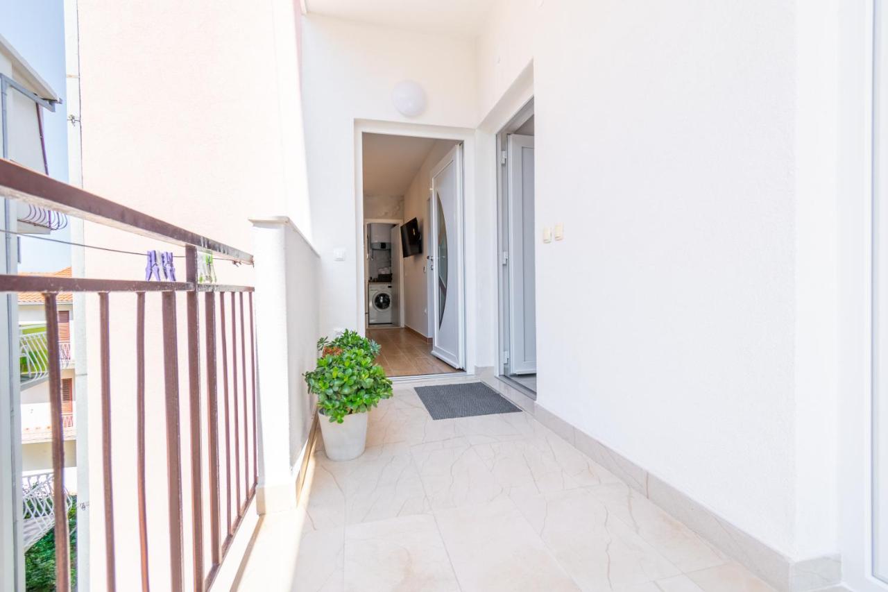 Apartmani Zora Макарска Экстерьер фото